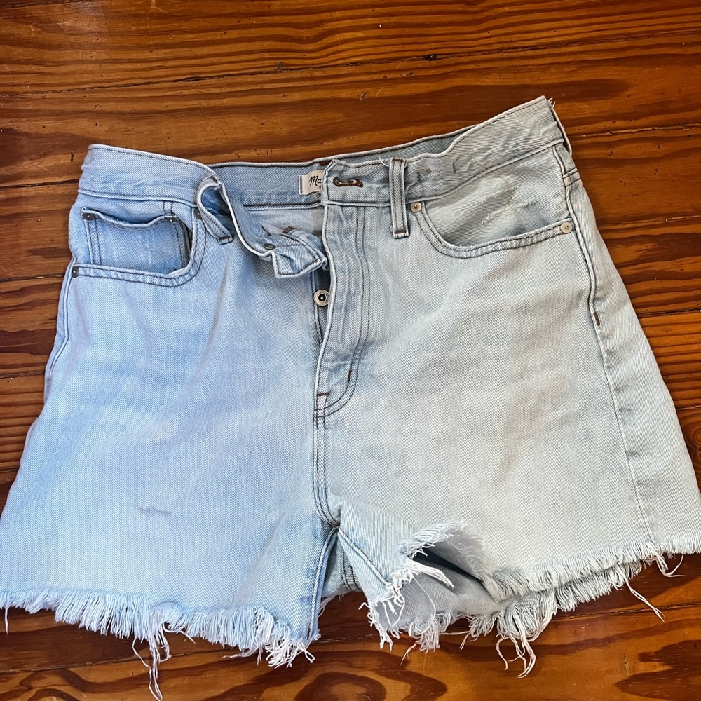 Madewell: The Mom Jean Short